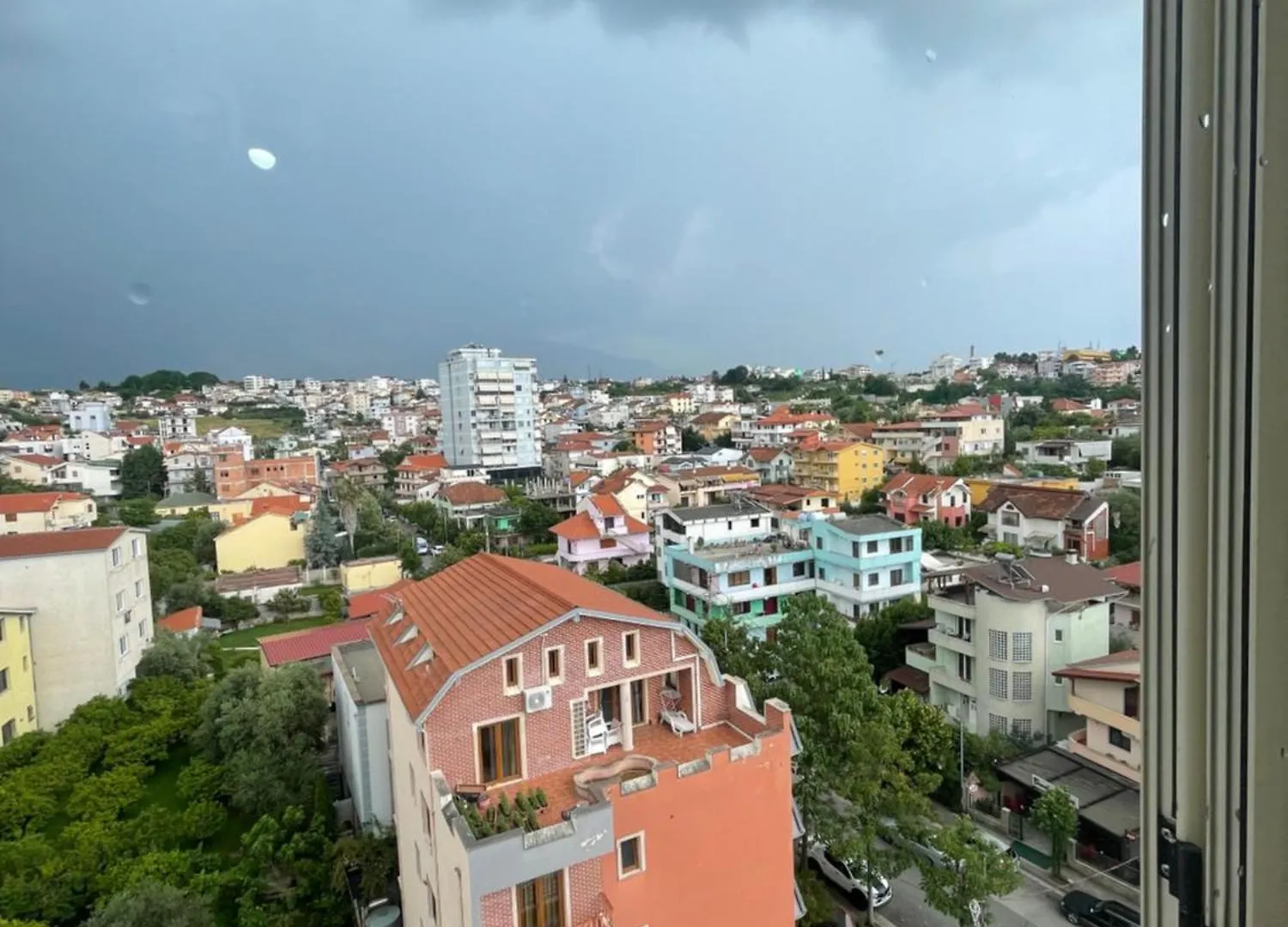 Avi 2 Apartment Tirana Albania